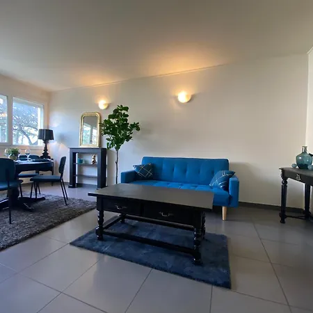 Le Grand Logis Apartment *